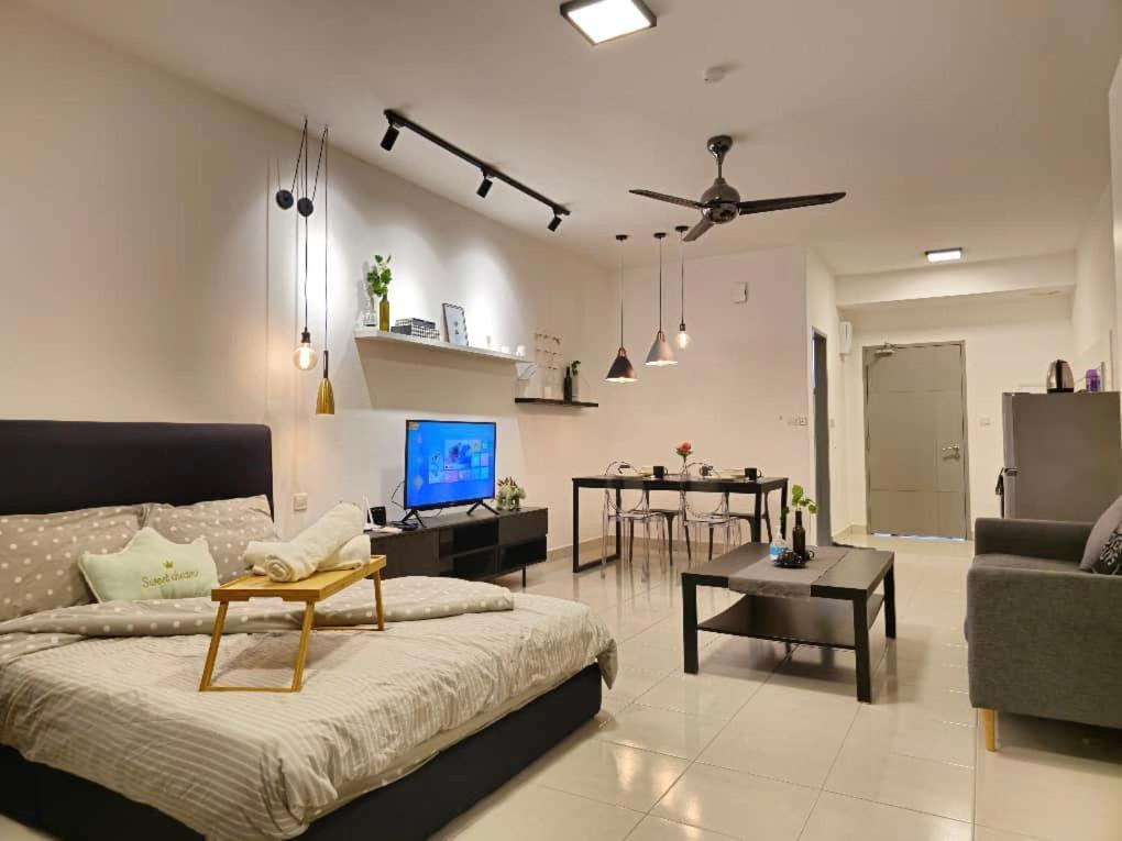 Tiara Imperio Studio 舒适和温暖环境适合情侣享受家的感觉 Kajang Kültér fotó